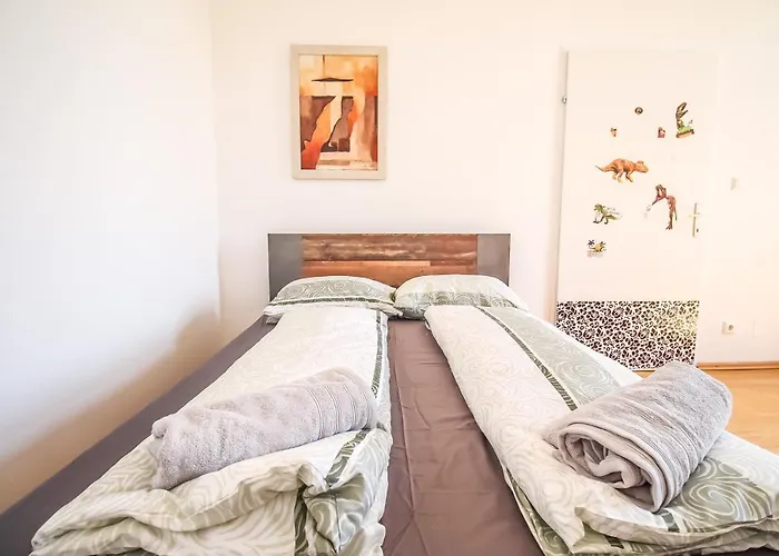 Luxurious South Of Lv8 Apartment *